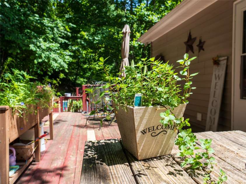 650 Creekside Drive, Maggie Valley, NC 28751.  MLS# CAR4335648, YatesRealty ID 18657. 