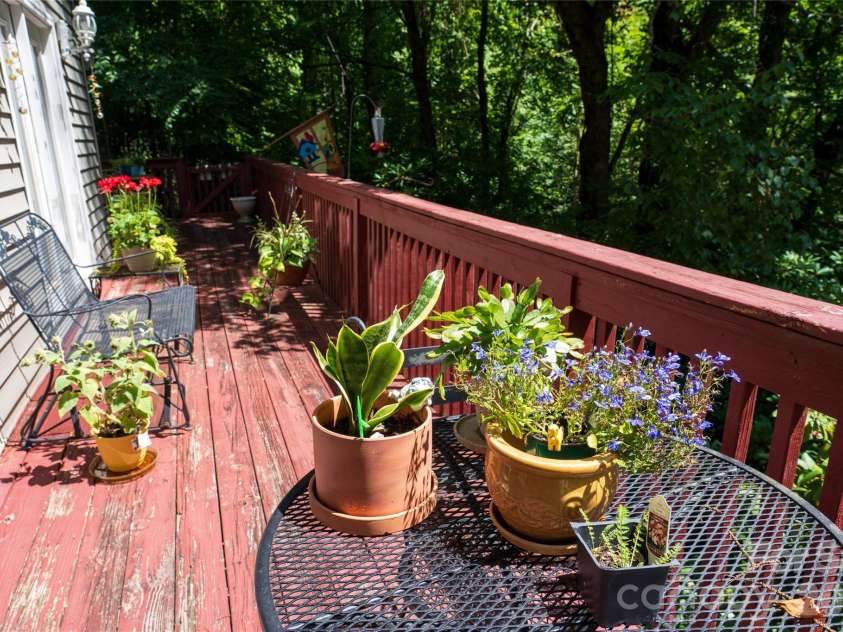 650 Creekside Drive, Maggie Valley, NC 28751.  MLS# CAR4335648, YatesRealty ID 18657. 