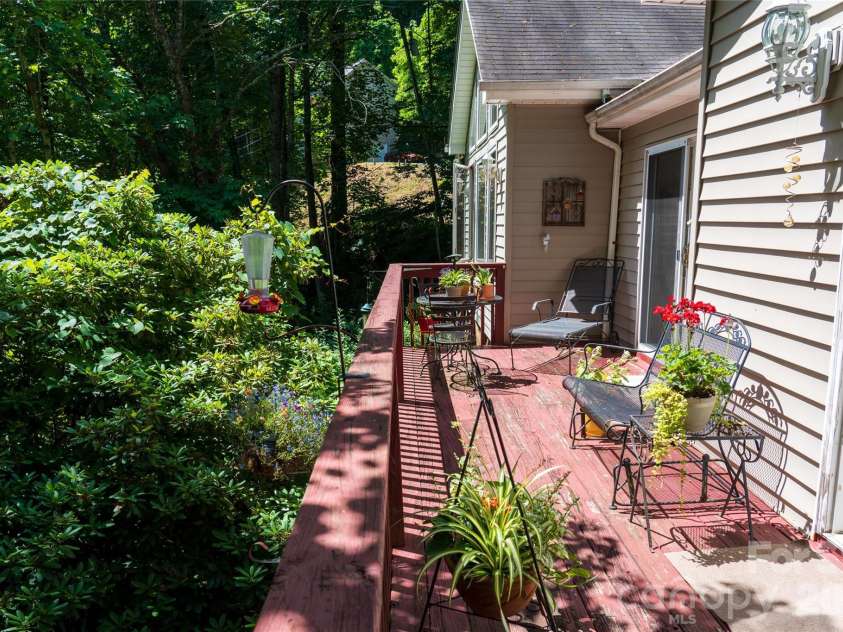 650 Creekside Drive, Maggie Valley, NC 28751.  MLS# CAR4335648, YatesRealty ID 18657. 