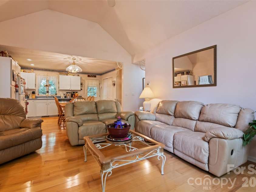 650 Creekside Drive, Maggie Valley, NC 28751.  MLS# CAR4335648, YatesRealty ID 18657. A great room just as cozy as the Great Smoky Mountains themselves