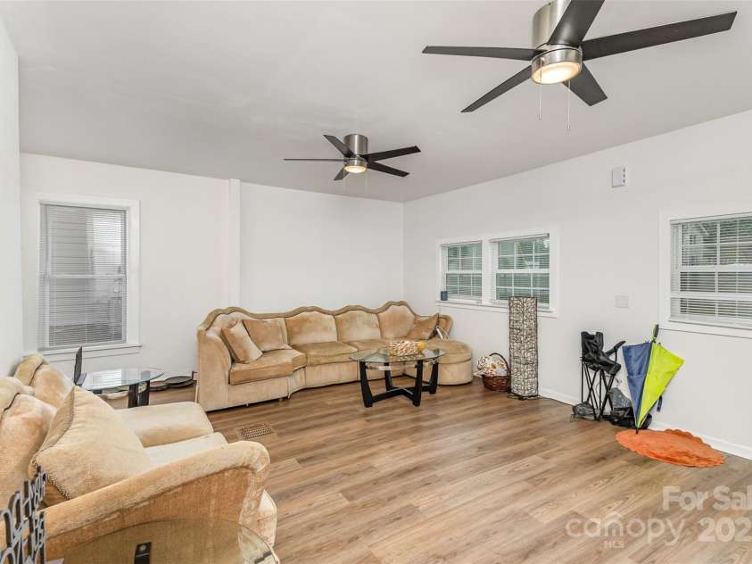 417 Broad Street, Gastonia, NC 28052.  MLS# CAR4257923, YatesRealty ID 18658. 