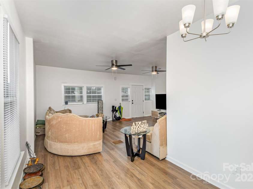 417 Broad Street, Gastonia, NC 28052.  MLS# CAR4257923, YatesRealty ID 18658. 