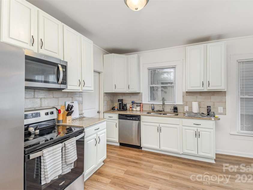 417 Broad Street, Gastonia, NC 28052.  MLS# CAR4257923, YatesRealty ID 18658. 