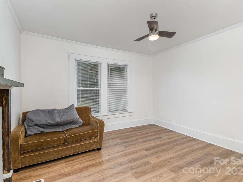 417 Broad Street, Gastonia, NC 28052.  MLS# CAR4257923, YatesRealty ID 18658. 