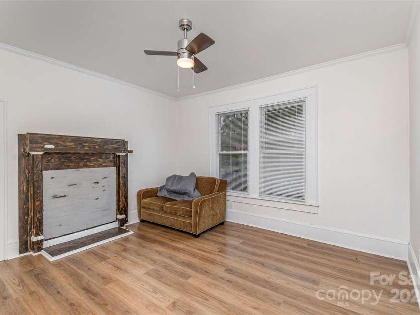 417 Broad Street, Gastonia, NC 28052.  MLS# CAR4257923, YatesRealty ID 18658. 