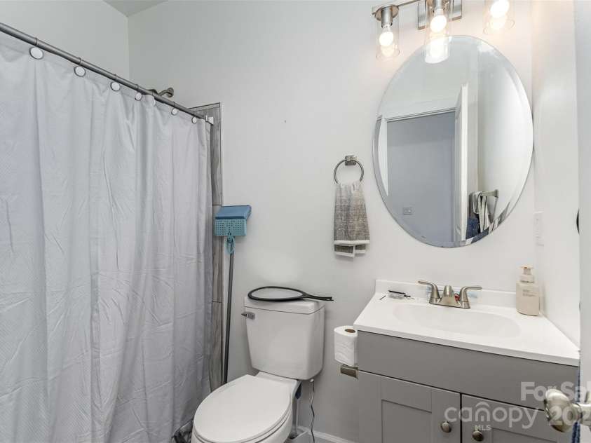 417 Broad Street, Gastonia, NC 28052.  MLS# CAR4257923, YatesRealty ID 18658. 