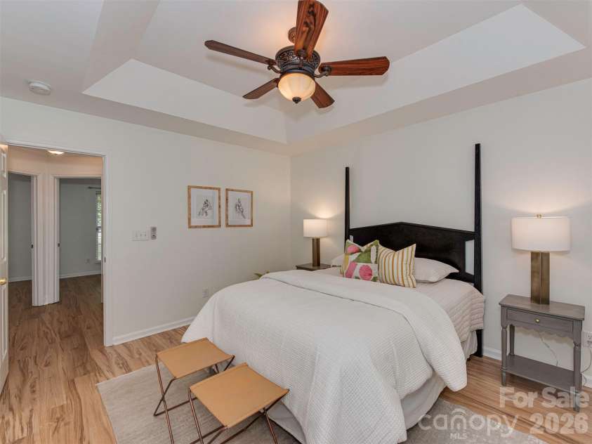 9221 Forest Green Drive, Charlotte, NC 28227.  MLS# CAR4376367, YatesRealty ID 18658. 