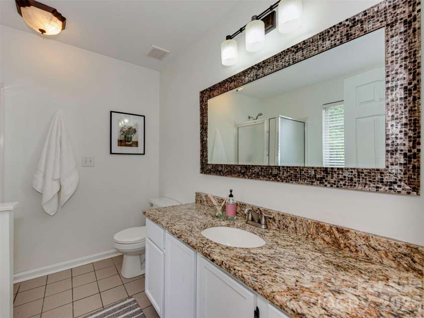 9221 Forest Green Drive, Charlotte, NC 28227.  MLS# CAR4376367, YatesRealty ID 18658. 
