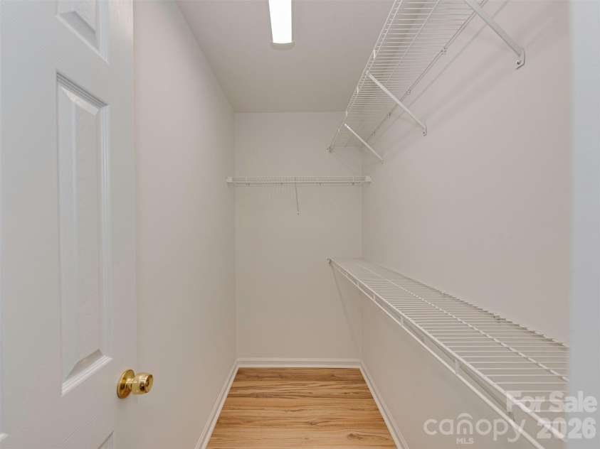 9221 Forest Green Drive, Charlotte, NC 28227.  MLS# CAR4376367, YatesRealty ID 18658. 