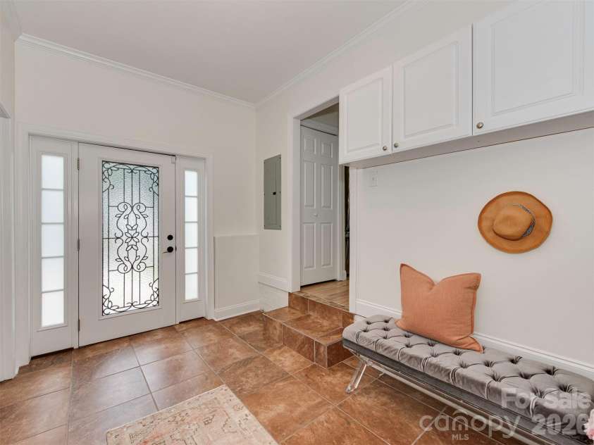 9221 Forest Green Drive, Charlotte, NC 28227.  MLS# CAR4376367, YatesRealty ID 18658. 