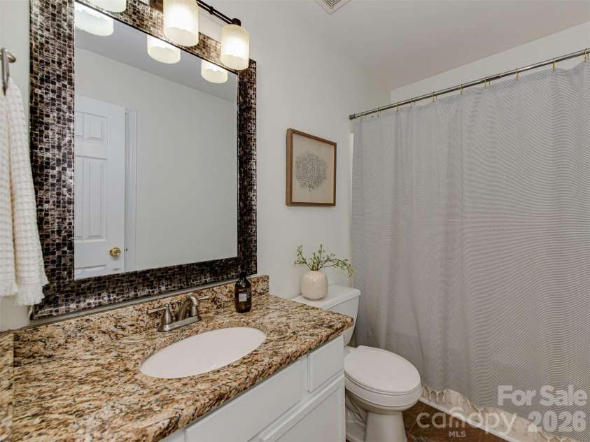 9221 Forest Green Drive, Charlotte, NC 28227.  MLS# CAR4376367, YatesRealty ID 18658. 