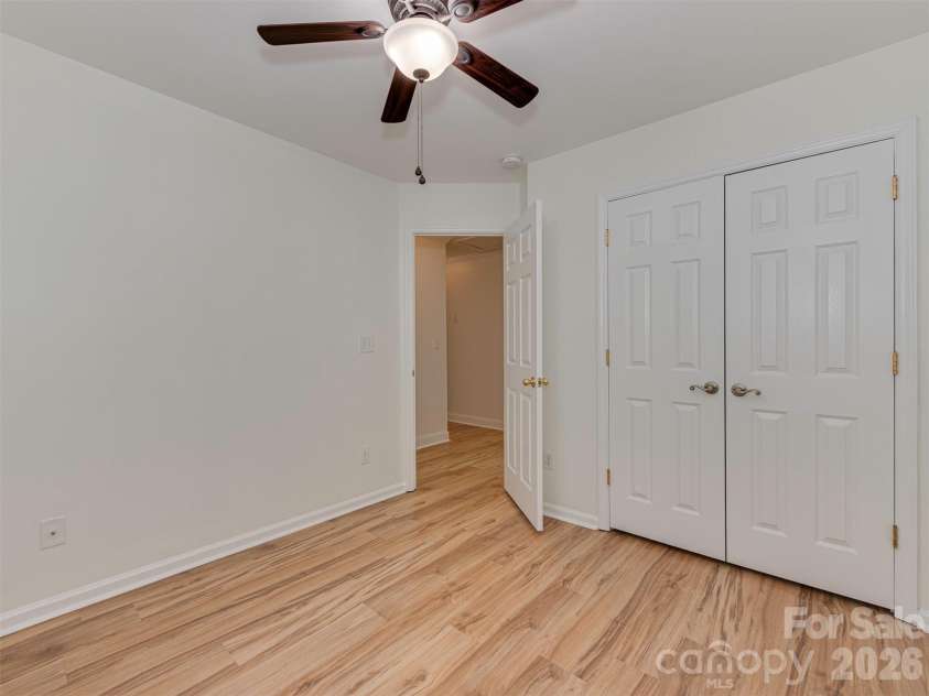 9221 Forest Green Drive, Charlotte, NC 28227.  MLS# CAR4376367, YatesRealty ID 18658. 