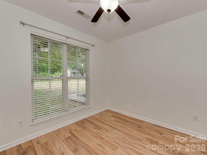 9221 Forest Green Drive, Charlotte, NC 28227.  MLS# CAR4376367, YatesRealty ID 18658. 
