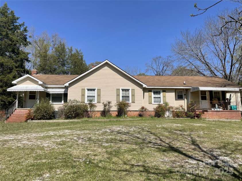 215 Old Dixie Road, Lancaster, SC 29720.  MLS# CAR4244498, YatesRealty ID 18659. 