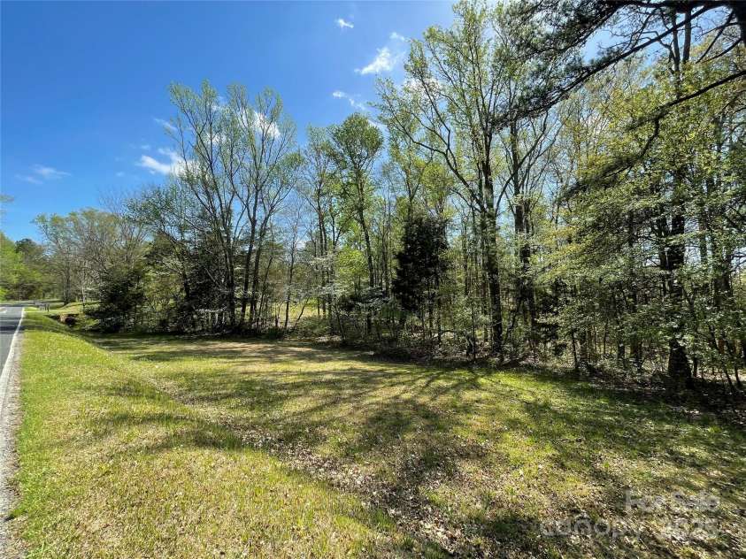 215 Old Dixie Road, Lancaster, SC 29720.  MLS# CAR4244498, YatesRealty ID 18659. 