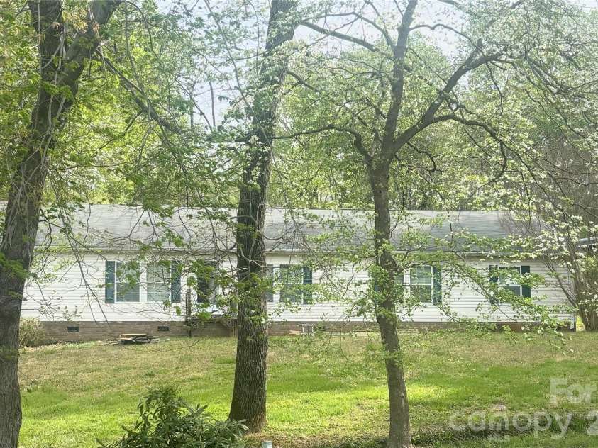 3634 Hillview Drive, Conover, NC 28613.  MLS# CAR4369211, YatesRealty ID 18659. 