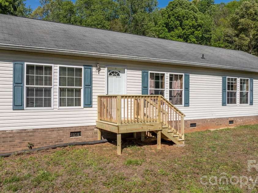 3634 Hillview Drive, Conover, NC 28613.  MLS# CAR4369211, YatesRealty ID 18659. 