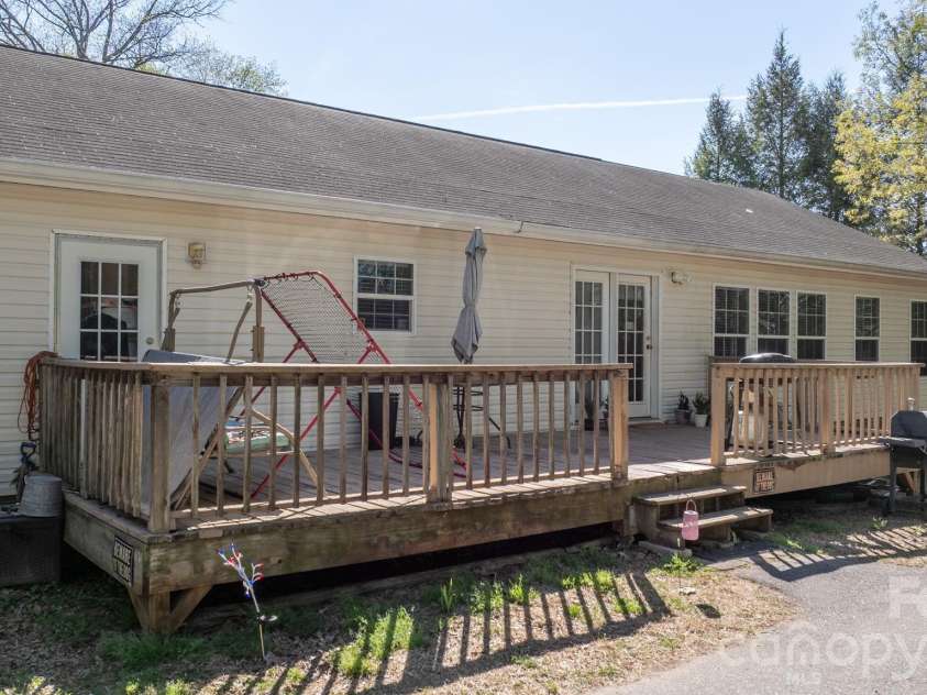 3634 Hillview Drive, Conover, NC 28613.  MLS# CAR4369211, YatesRealty ID 18659. 