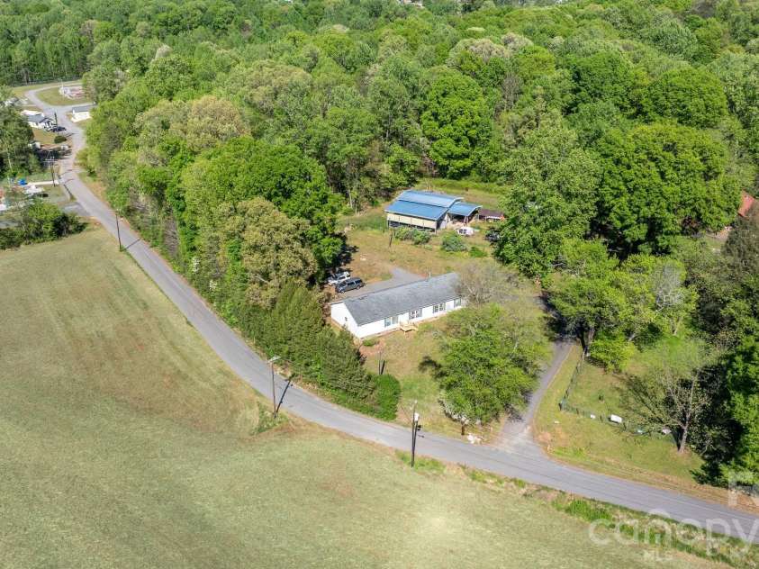 3634 Hillview Drive, Conover, NC 28613.  MLS# CAR4369211, YatesRealty ID 18659. 