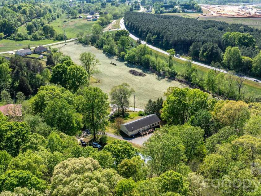 3634 Hillview Drive, Conover, NC 28613.  MLS# CAR4369211, YatesRealty ID 18659. 