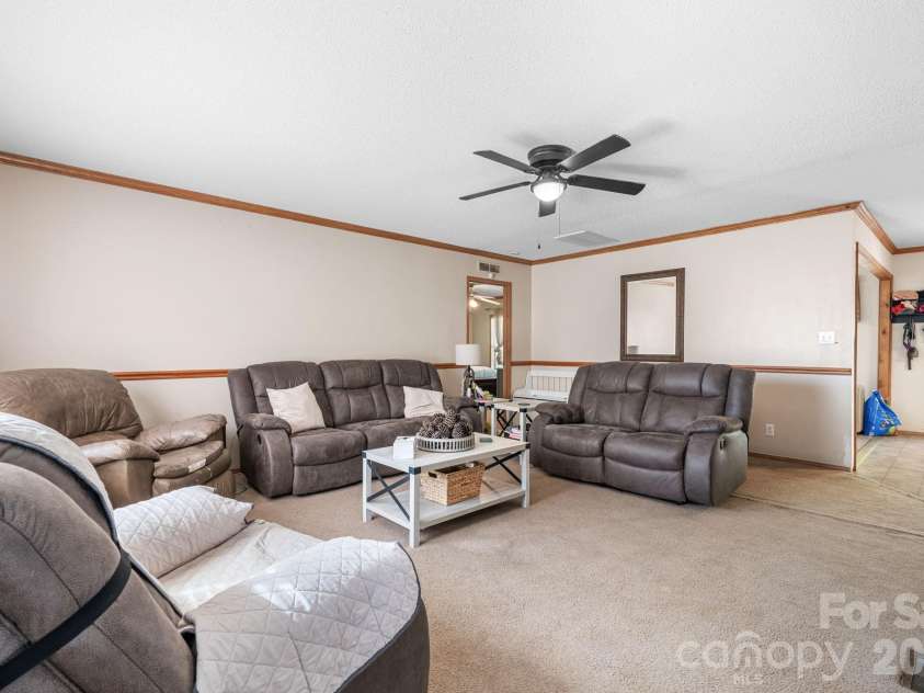 3634 Hillview Drive, Conover, NC 28613.  MLS# CAR4369211, YatesRealty ID 18659. 
