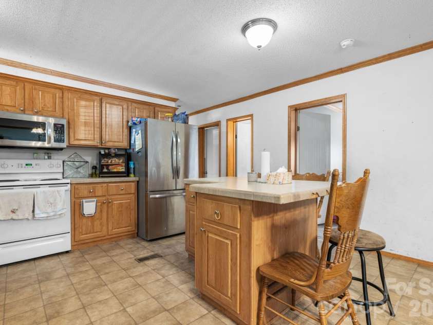 3634 Hillview Drive, Conover, NC 28613.  MLS# CAR4369211, YatesRealty ID 18659. 