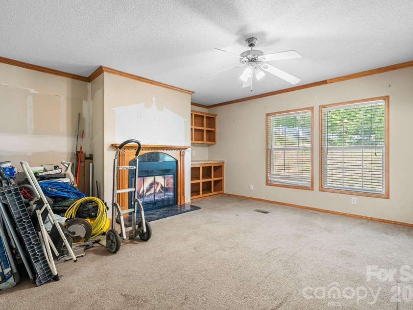 3634 Hillview Drive, Conover, NC 28613.  MLS# CAR4369211, YatesRealty ID 18659. 