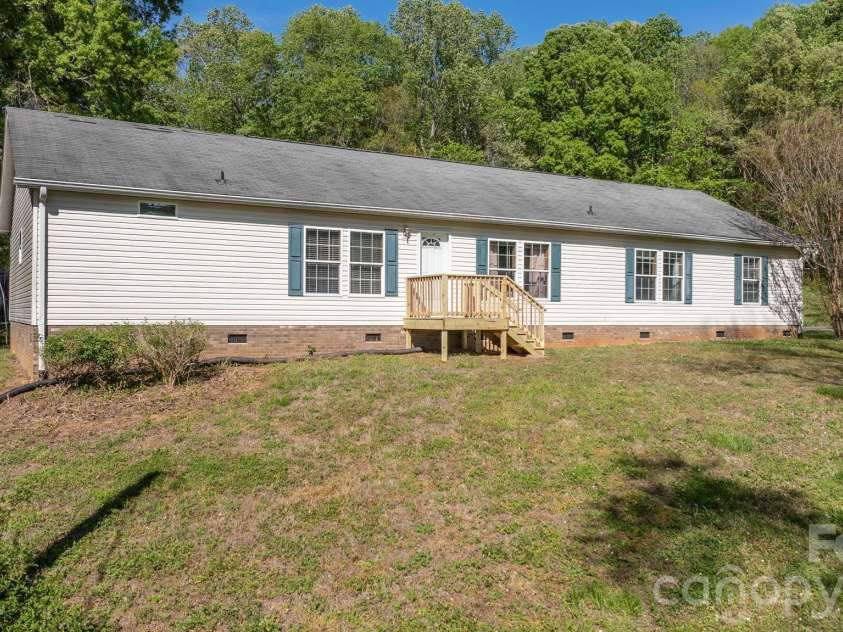 3634 Hillview Drive, Conover, NC 28613.  MLS# CAR4369211, YatesRealty ID 18659. 