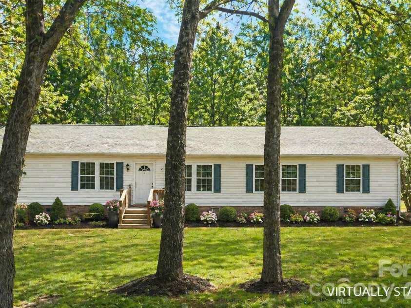 3634 Hillview Drive, Conover, NC 28613.  MLS# CAR4369211, YatesRealty ID 18659. 