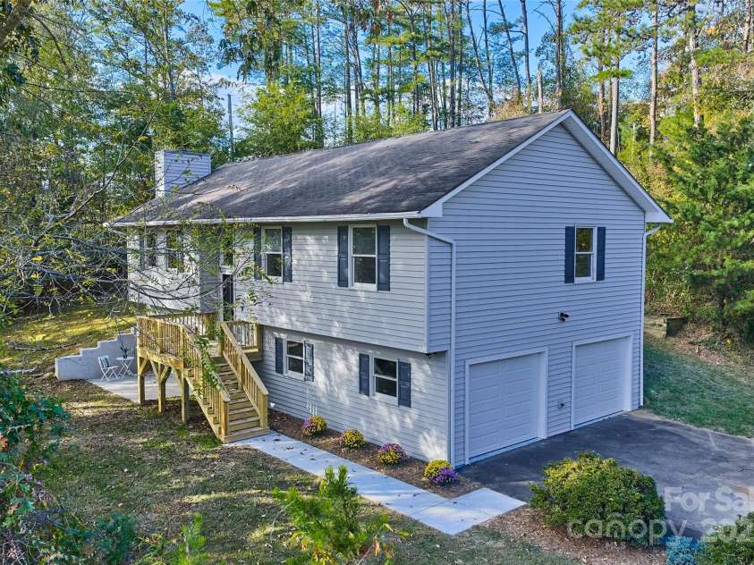 10 Evening Shade Drive, Weaverville, NC 28787.  MLS# CAR4308773, YatesRealty ID 1866. 