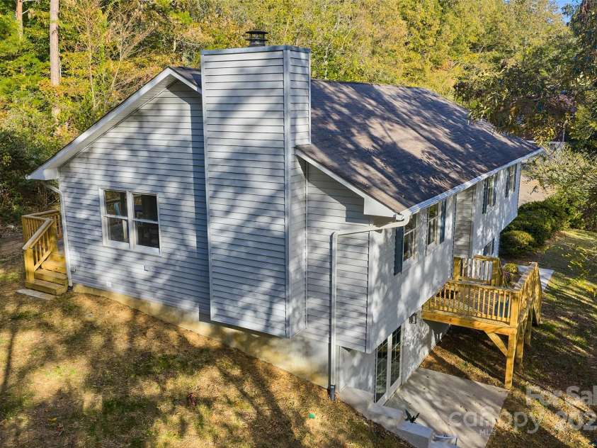 10 Evening Shade Drive, Weaverville, NC 28787.  MLS# CAR4308773, YatesRealty ID 1866. 