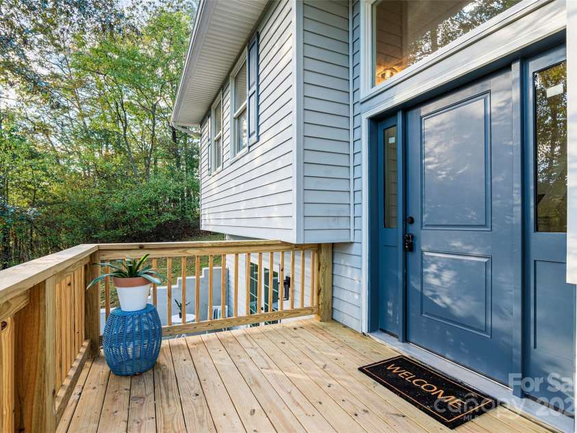 10 Evening Shade Drive, Weaverville, NC 28787.  MLS# CAR4308773, YatesRealty ID 1866. 