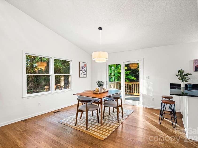 10 Evening Shade Drive, Weaverville, NC 28787.  MLS# CAR4308773, YatesRealty ID 1866. 