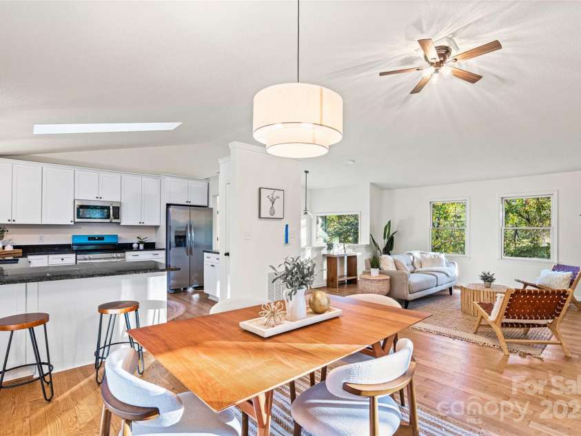 10 Evening Shade Drive, Weaverville, NC 28787.  MLS# CAR4308773, YatesRealty ID 1866. 