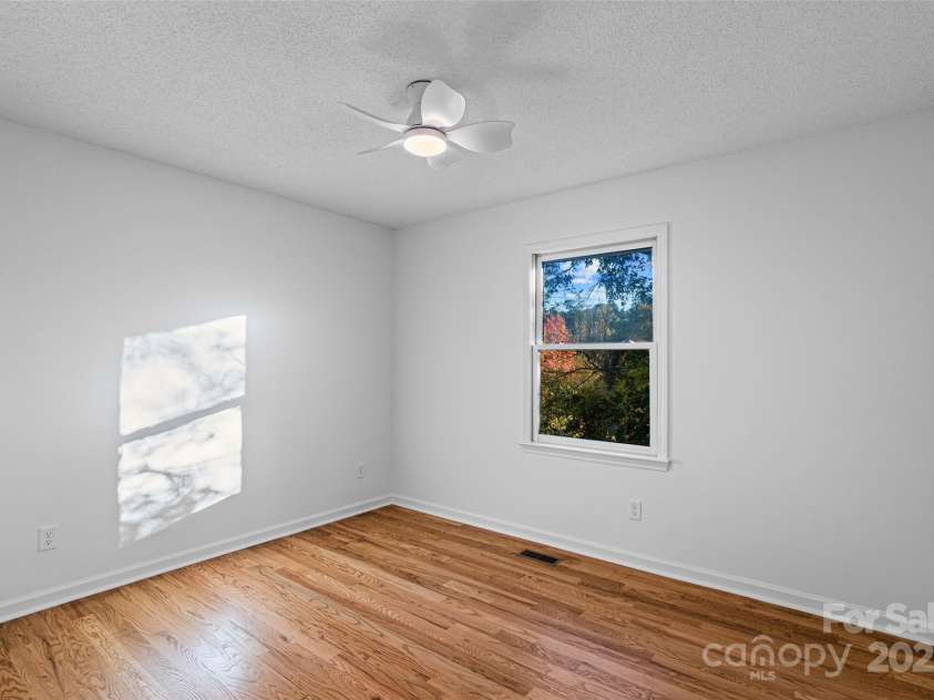 10 Evening Shade Drive, Weaverville, NC 28787.  MLS# CAR4308773, YatesRealty ID 1866. Guest room 2