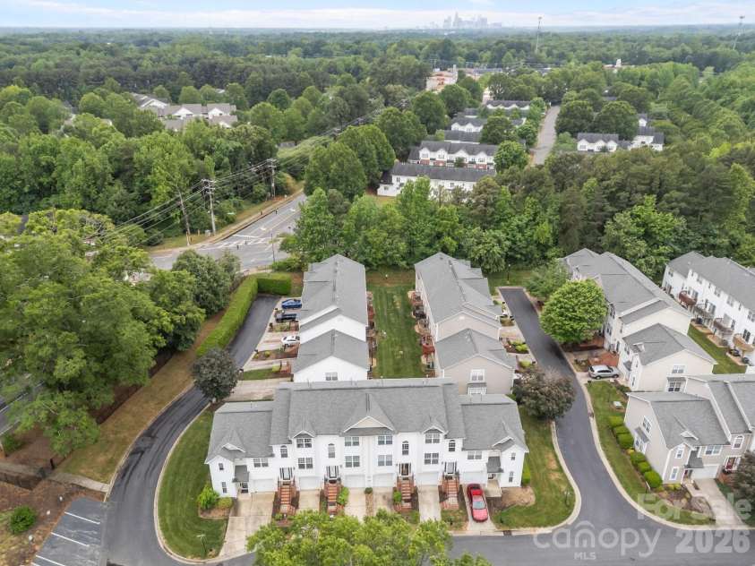 2750 Avalon Loop Road, Charlotte, NC 28269.  MLS# CAR4376282, YatesRealty ID 18660. 