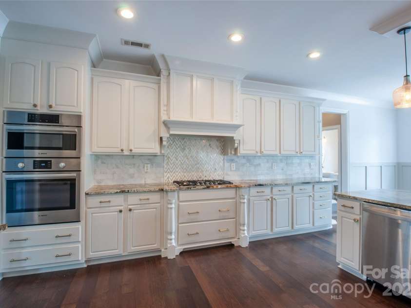 8810 Cool Meadow Drive, Huntersville, NC 28078.  MLS# CAR4244450, YatesRealty ID 18660. 