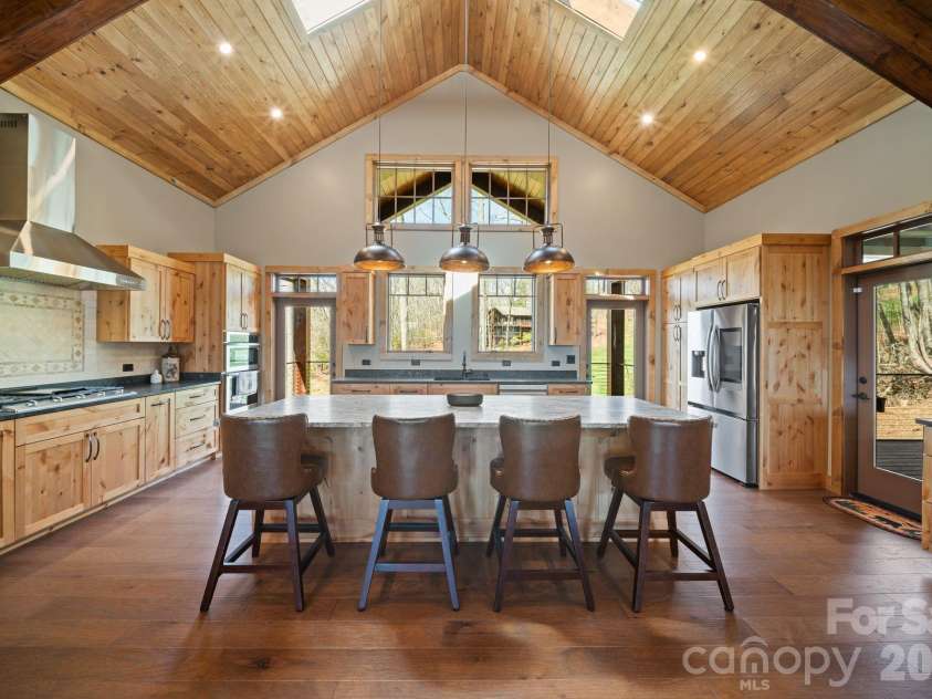 296 Austin Mountain Drive, Burnsville, NC 28714.  MLS# CAR4360900, YatesRealty ID 18662. 
