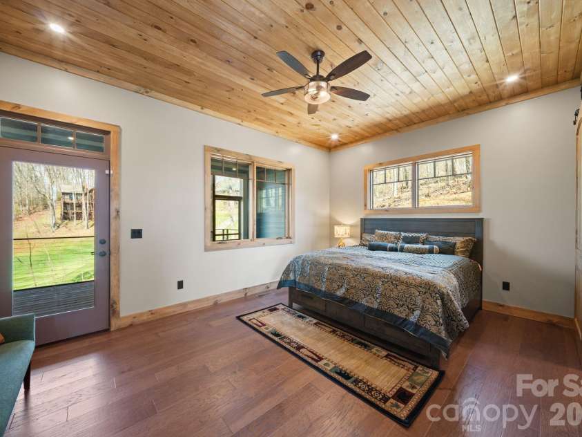 296 Austin Mountain Drive, Burnsville, NC 28714.  MLS# CAR4360900, YatesRealty ID 18662. 