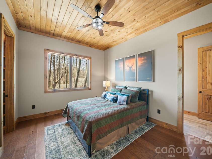 296 Austin Mountain Drive, Burnsville, NC 28714.  MLS# CAR4360900, YatesRealty ID 18662. 