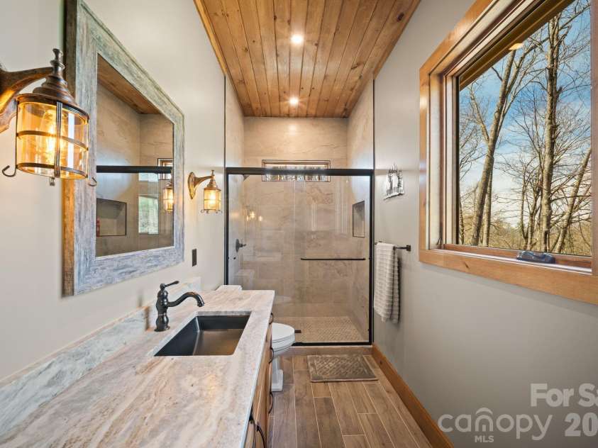 296 Austin Mountain Drive, Burnsville, NC 28714.  MLS# CAR4360900, YatesRealty ID 18662. 