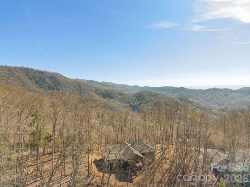 296 Austin Mountain Drive, Burnsville, NC 28714.  MLS# CAR4360900, YatesRealty ID 18662. 
