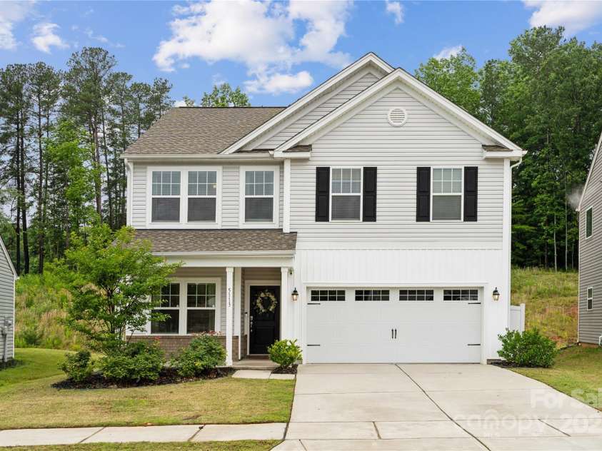 5113 Saddleback Drive, Mount Holly, NC 28120.  MLS# CAR4264061, YatesRealty ID 18662. 