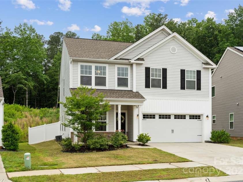 5113 Saddleback Drive, Mount Holly, NC 28120.  MLS# CAR4264061, YatesRealty ID 18662. 