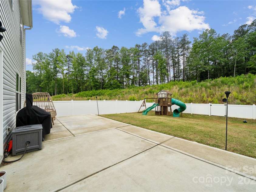 5113 Saddleback Drive, Mount Holly, NC 28120.  MLS# CAR4264061, YatesRealty ID 18662. 