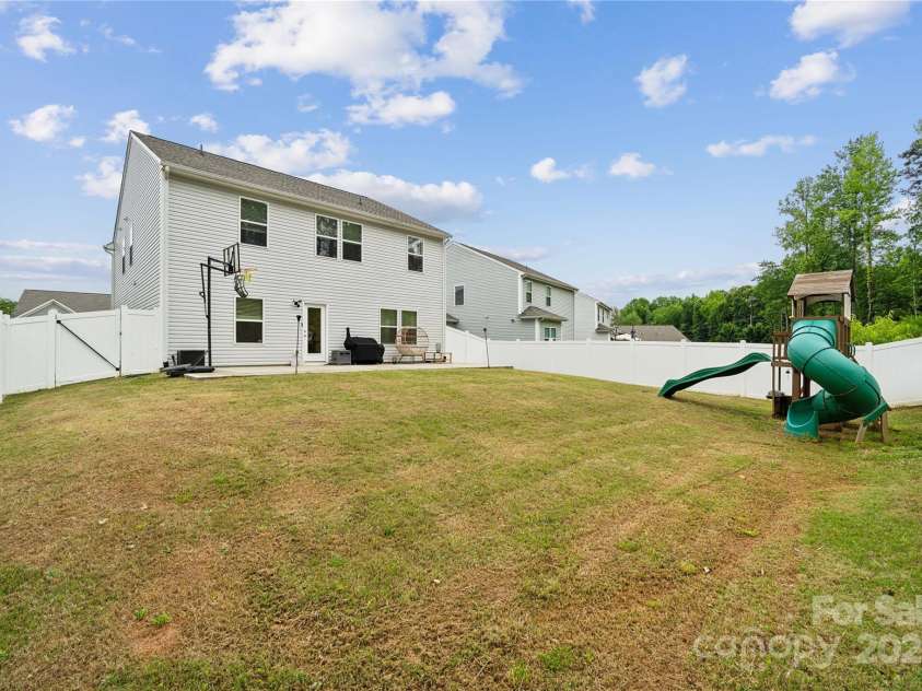 5113 Saddleback Drive, Mount Holly, NC 28120.  MLS# CAR4264061, YatesRealty ID 18662. 