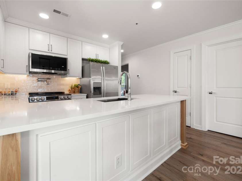 18679 Vineyard Point Lane, Cornelius, NC 28031.  MLS# CAR4265286, YatesRealty ID 18663. 