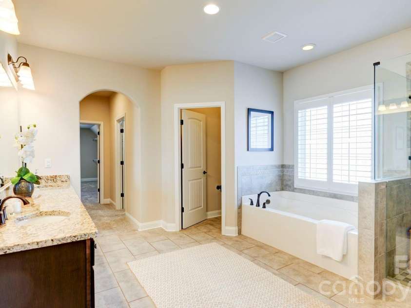 2708 Runyon Court, York, SC 29745.  MLS# CAR4370340, YatesRealty ID 18664. 