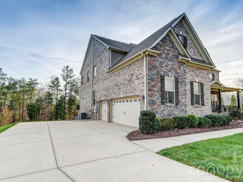2708 Runyon Court, York, SC 29745.  MLS# CAR4370340, YatesRealty ID 18664. 
