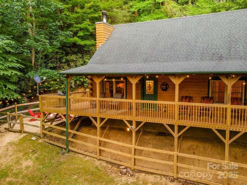 45 Ginger Lane, Waynesville, NC 28785.  MLS# CAR4256297, YatesRealty ID 18665. 